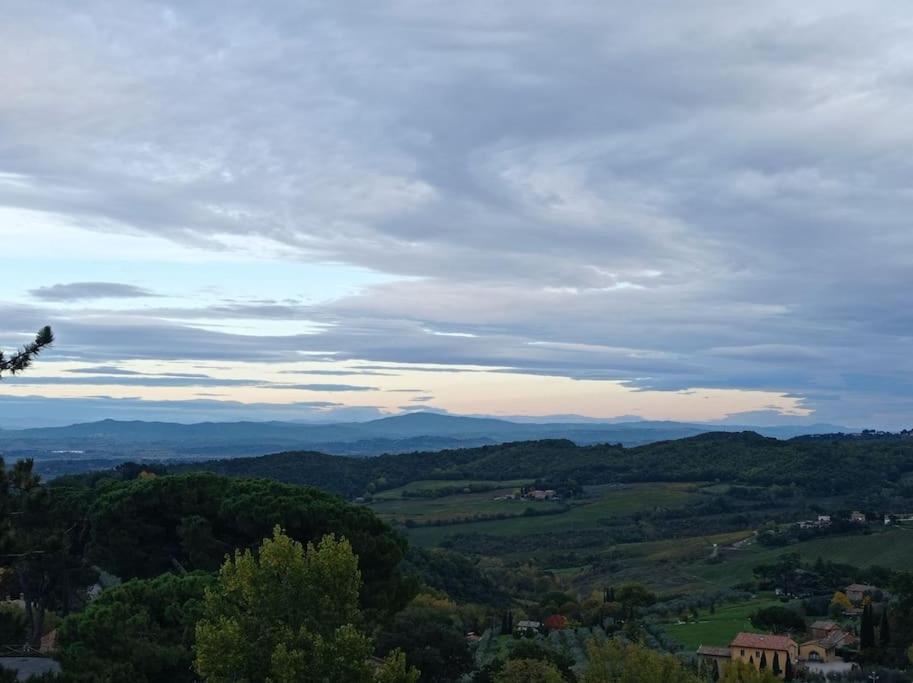 Splendido Ampio Appartamento A Montepulciano Exterior photo