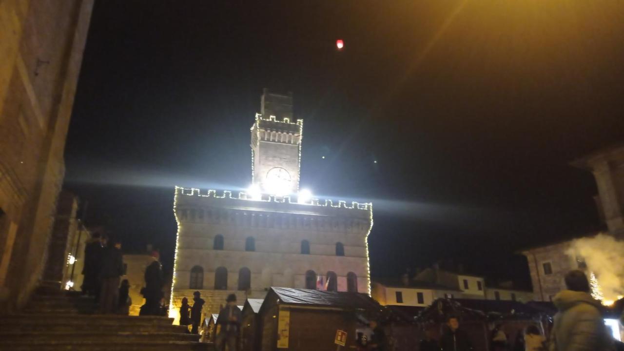 Splendido Ampio Appartamento A Montepulciano Exterior photo