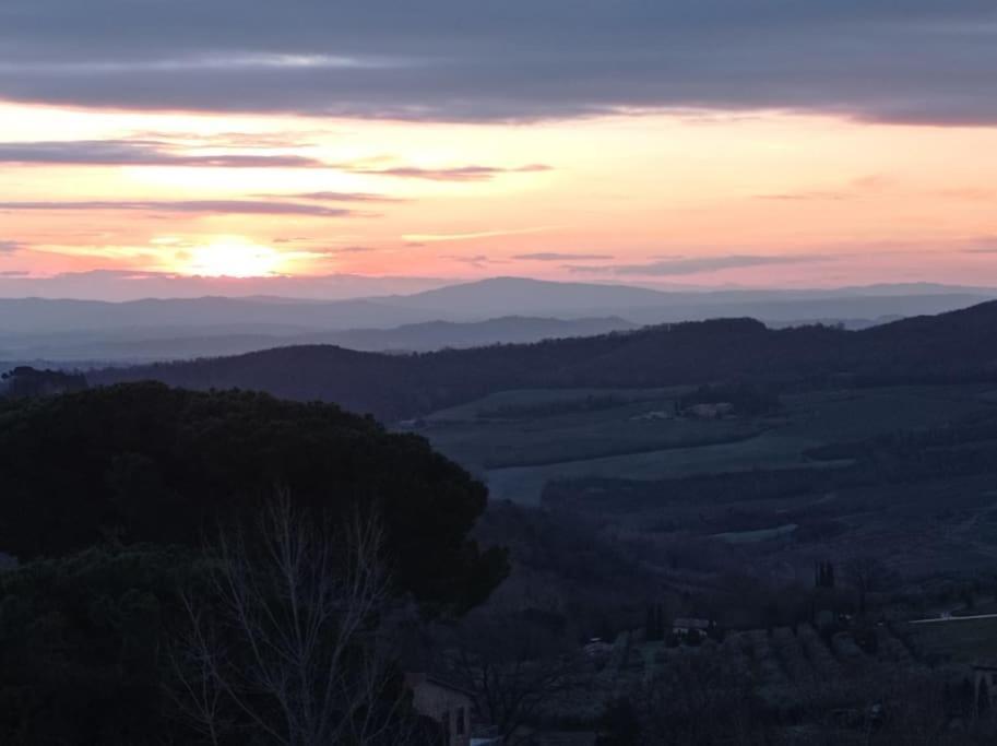 Splendido Ampio Appartamento A Montepulciano Exterior photo