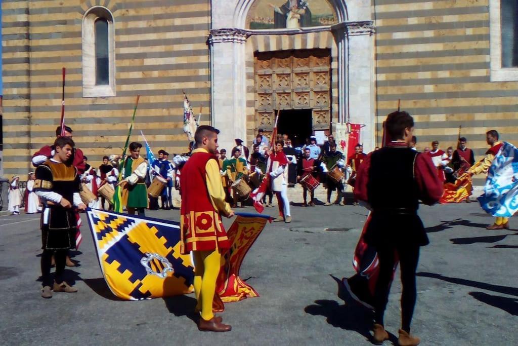 Splendido Ampio Appartamento A Montepulciano Exterior photo