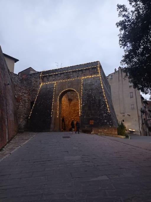 Splendido Ampio Appartamento A Montepulciano Exterior photo