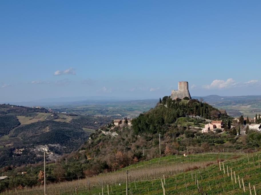 Splendido Ampio Appartamento A Montepulciano Exterior photo